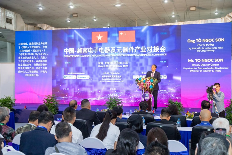 Khai mạc Triển lãm Quốc tế Điện tử và Thiết bị thông minh Việt Nam