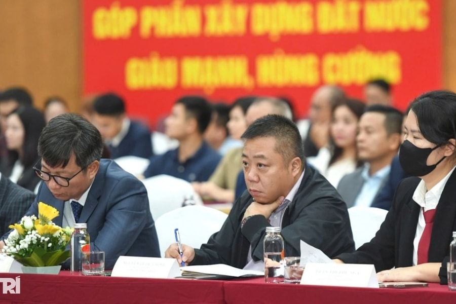 Khó kiểm soát việc môi giới thu tiền ngoài của người lao động