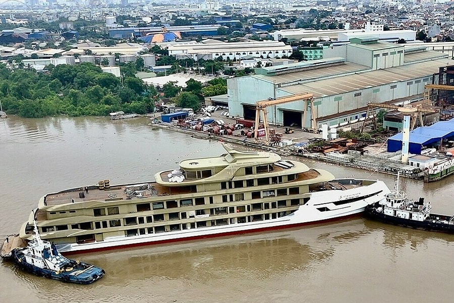 Du thuyền 6 sao Athena Premium hạ thủy tại vịnh Hạ Long