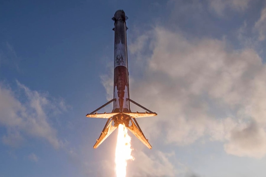 Công ty Nhật Bản bán gói du lịch tên lửa từ Tokyo đi Mỹ