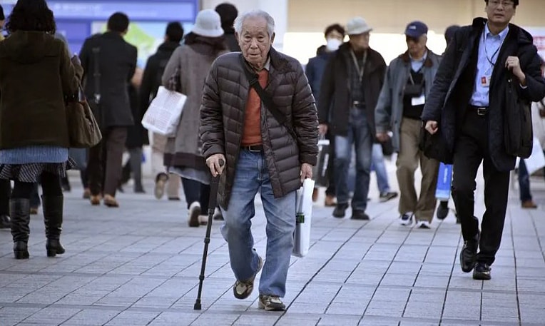 Khốn đốn vì chi phí, nhiều gia đình Nhật từ bỏ ước mơ sinh con