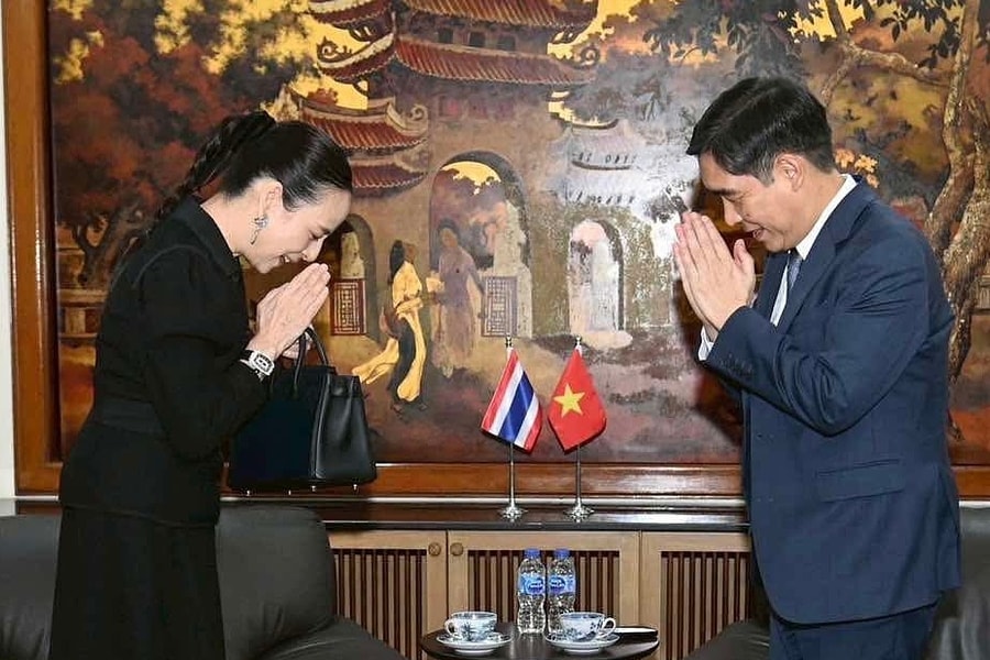 Madam Pang đến Đại sứ quán Việt Nam tại Thái Lan để xin lỗi