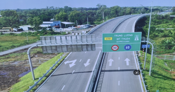 Đường cao tốc Trung Lương - Mỹ Thuận tăng phí từ ngày 1-11