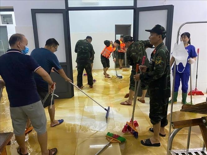 Đà Nẵng chung sức vượt lũ, khôi phục cuộc sống