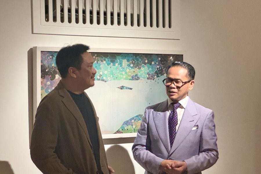 'Lụa là' - nơi ánh sáng và cảm xúc hóa thân trong tranh Bùi Tiến Tuấn