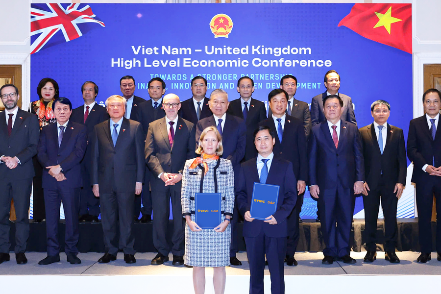 Việt Nam và Anh hợp tác chiến lược về vaccine và thuốc đặc trị