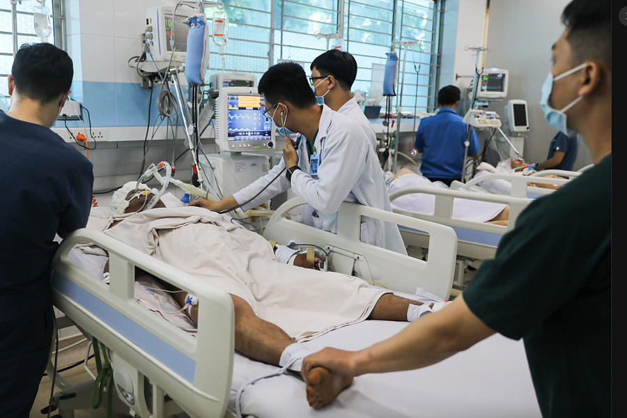 Bộ Y tế cảnh báo nguy cơ 'dịch chồng dịch' cuối năm