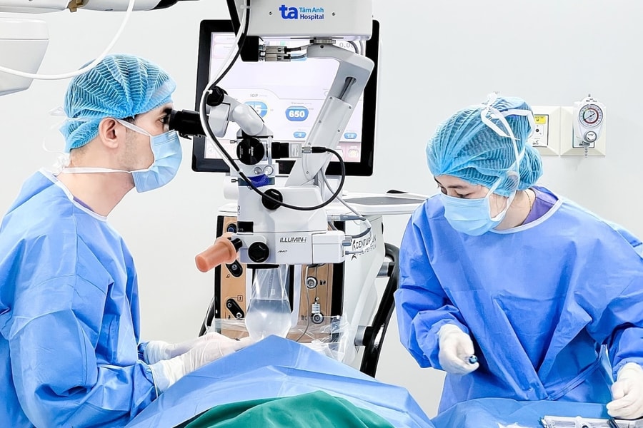 Giảm thị lực do đục thủy tinh thể, glôcôm