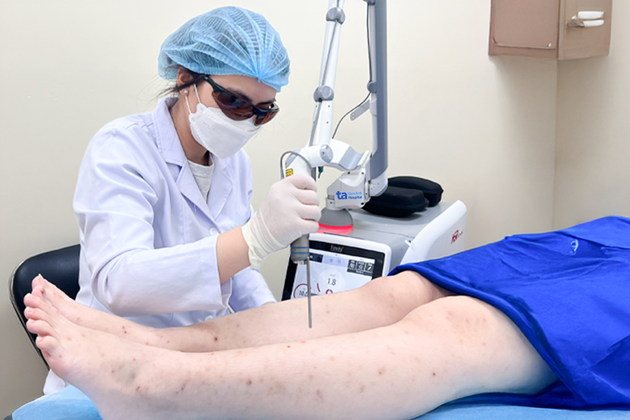 Chữa sẹo mụn trên cơ thể thiếu nữ