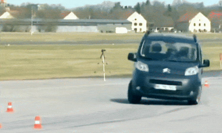 Những lý do khiến đường đèo không lý tưởng cho xe gầm cao