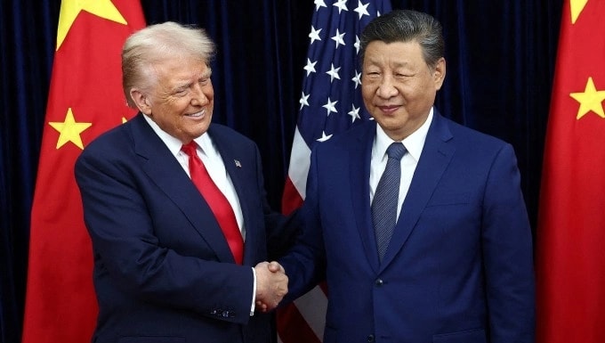 Ngôn ngữ cơ thể của ông Trump trong cuộc gặp ông Tập ở Busan