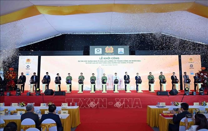 Xây dựng nhà ở cho lực lượng vũ trang Công an nhân dân tại phường Phú Thượng, Hà Nội