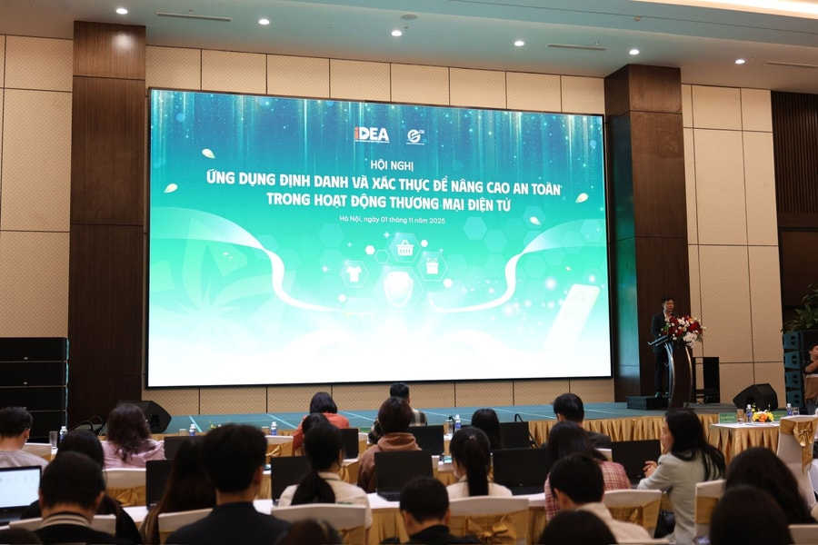 Nâng cao an toàn thương mại trực tuyến bằng định danh điện tử