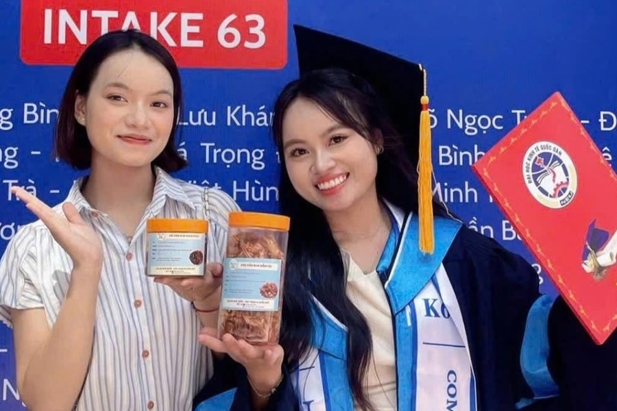 Hai chị em "giải cứu nghề biển" của bố mẹ, thu vài chục triệu mỗi ngày