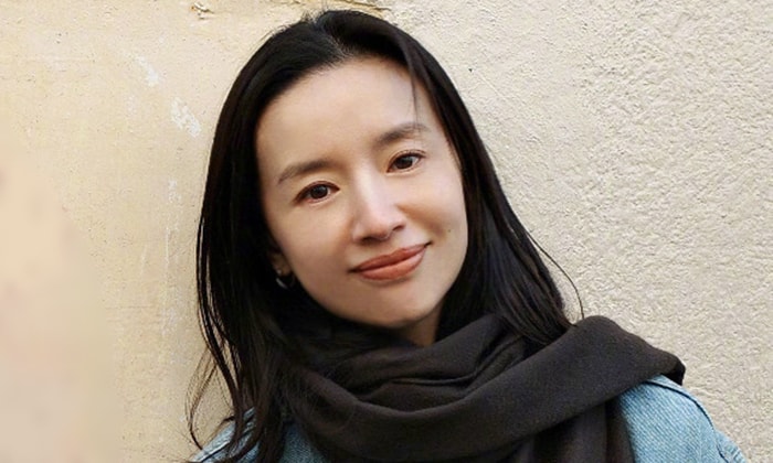 Đổng Khiết giữ dáng nhờ làm việc nhà