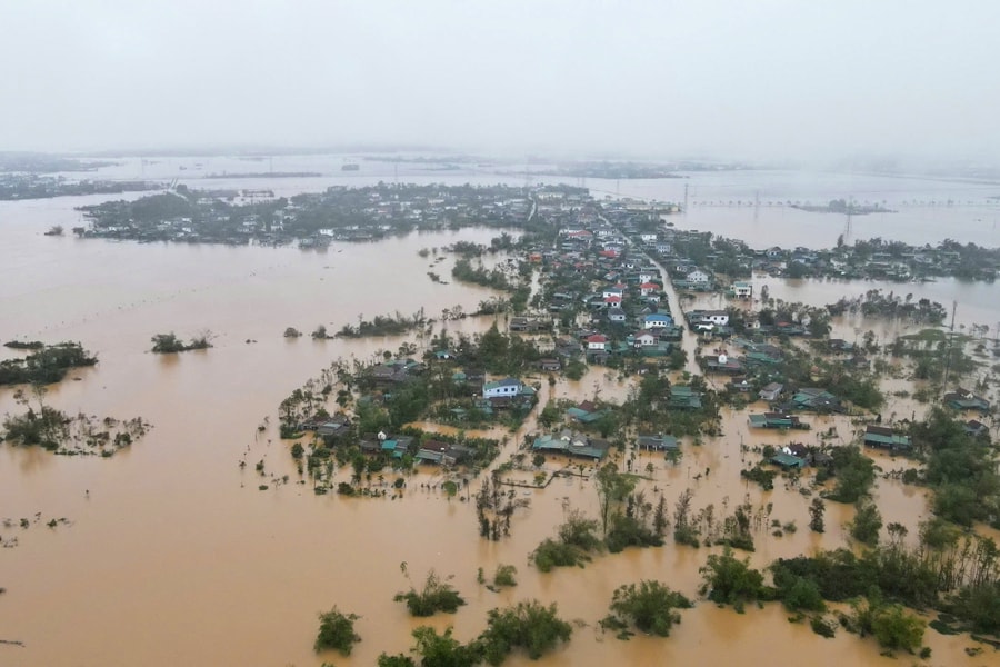 Lũ tràn về vùng hạ du hồ Kẻ Gỗ