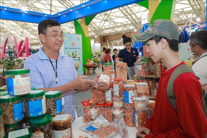 Hội chợ Mùa Thu: Ẩm thực sông nước miền Tây 'níu chân' du khách