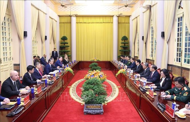 Chủ tịch nước Lương Cường tiếp Bộ trưởng Bộ Chiến tranh Hoa Kỳ