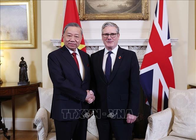 Nổi bật tuần qua: Nâng cấp quan hệ Việt Nam - Anh lên Đối tác Chiến lược toàn diện; Khắc phục hậu quả mưa lũ tại miền Trung