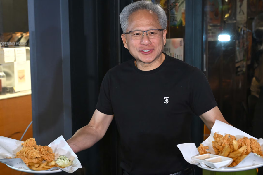 Cửa hàng gà 'vỡ trận' sau bữa ăn của CEO Jensen Huang với hai tỷ phú