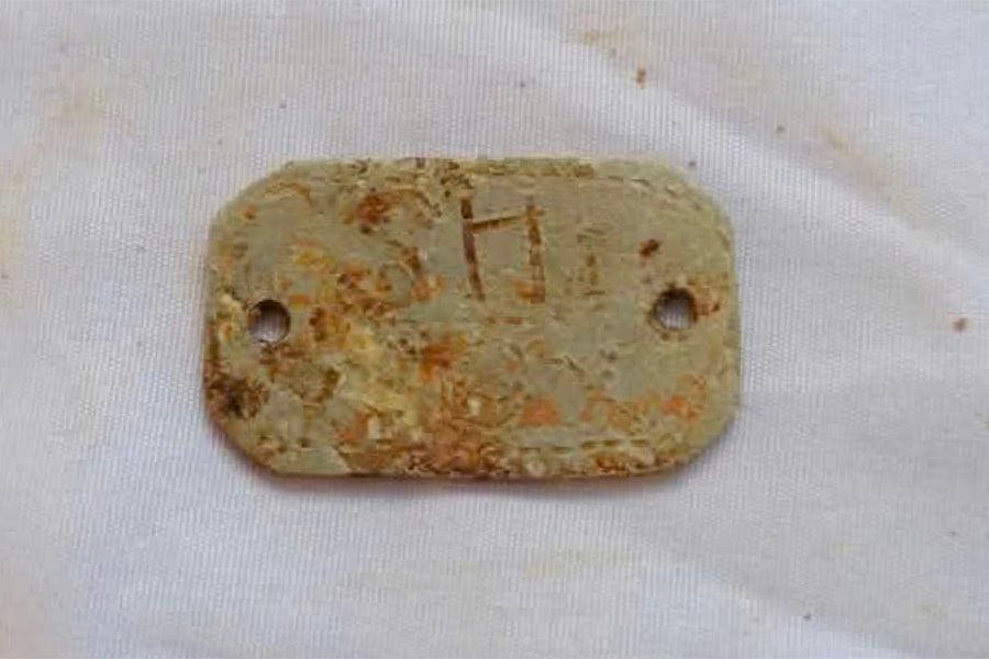 Tìm thấy hài cốt liệt sĩ cùng tấm biển khắc mã 'SH 1-99X'