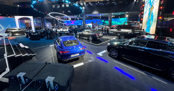 Hãng ô tô đua nhau "ra riêng"