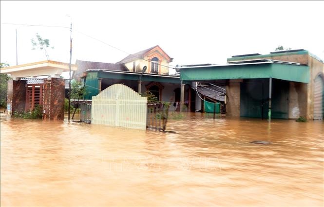 Hà Tĩnh căng mình chống lũ, nhiều hộ dân phải sơ tán khẩn cấp