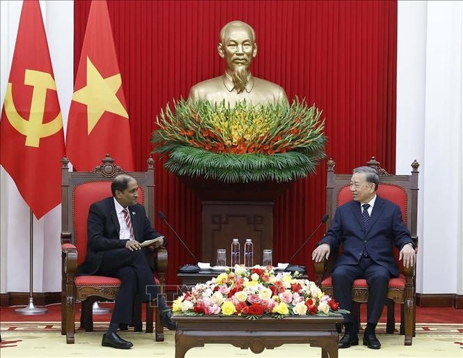 Tổng Bí thư Tô Lâm tiếp Đại sứ Singapore tại Việt Nam