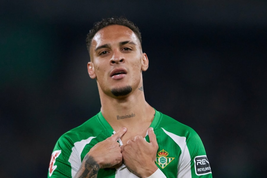 Antony lập cú đúp siêu phẩm, được ví như 'phù thủy'