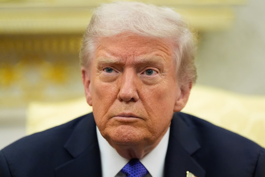 'Quân bài tẩy' ông Trump muốn kích hoạt để mở cửa chính phủ