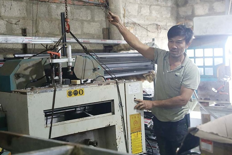 Người dân Quảng Trị dọn đồ tránh lũ