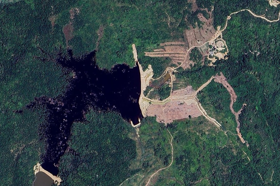 Hai hồ bị xé toạc gần 85 m bờ bao là lý do lũ quét ở Lâm Đồng