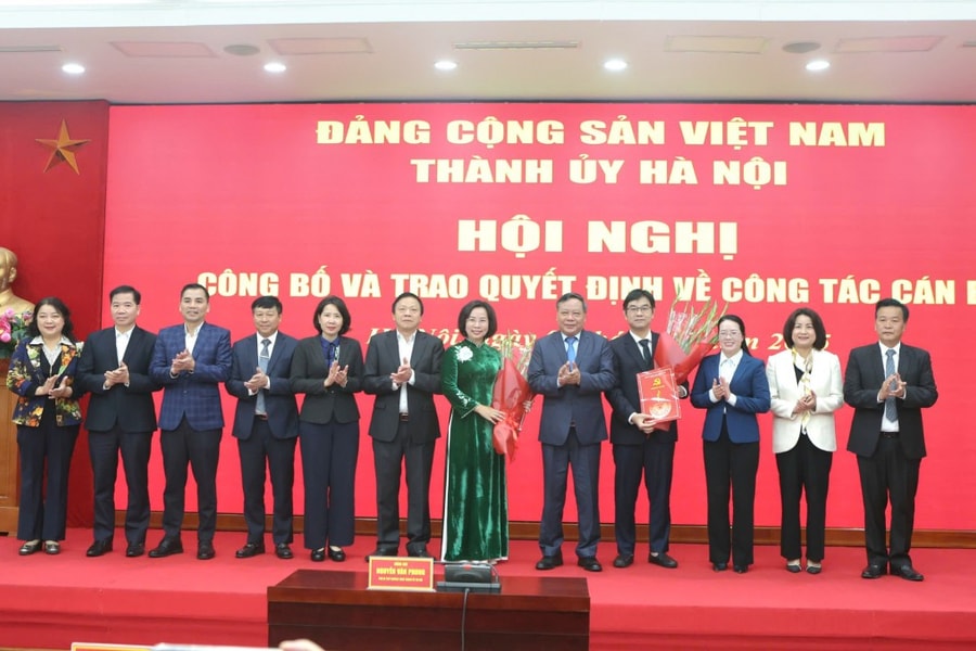 Công bố quyết định về công tác cán bộ tại Ủy ban MTTQ Việt Nam thành phố Hà Nội