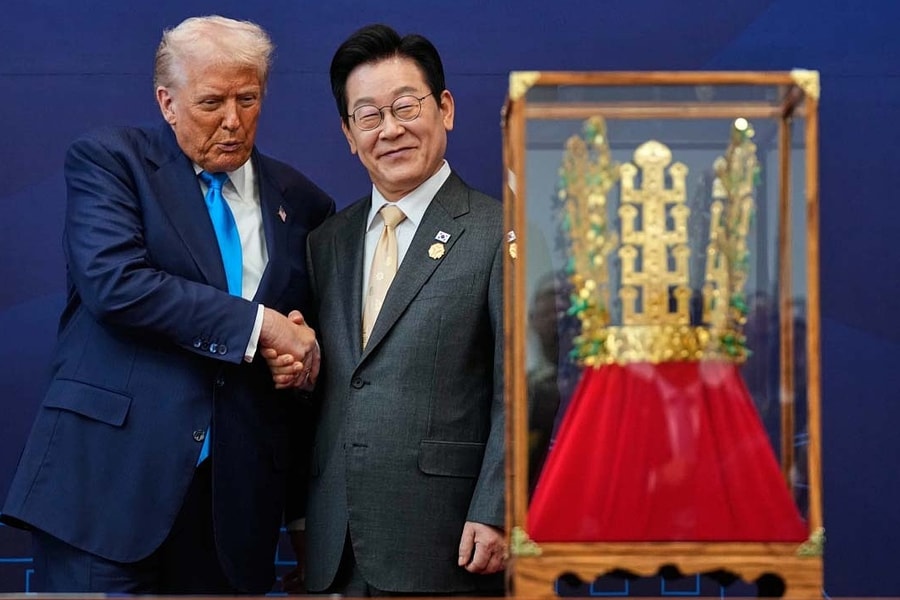 'Bản gốc' của vương miện vàng Hàn Quốc tặng Tổng thống Trump