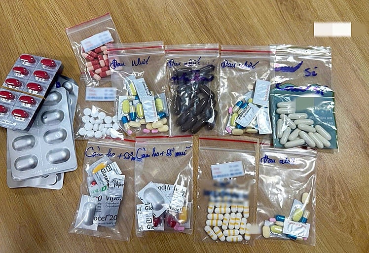 Nguy kịch sau khi tự dùng hơn 10 loại thuốc không nhãn mác