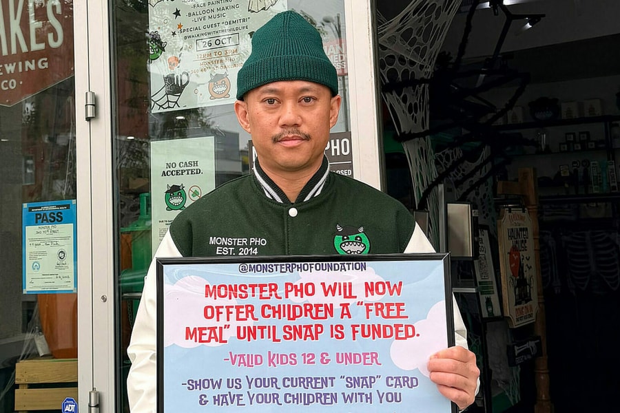 Nhà hàng Việt tặng phở cho người mất tem phiếu thực phẩm