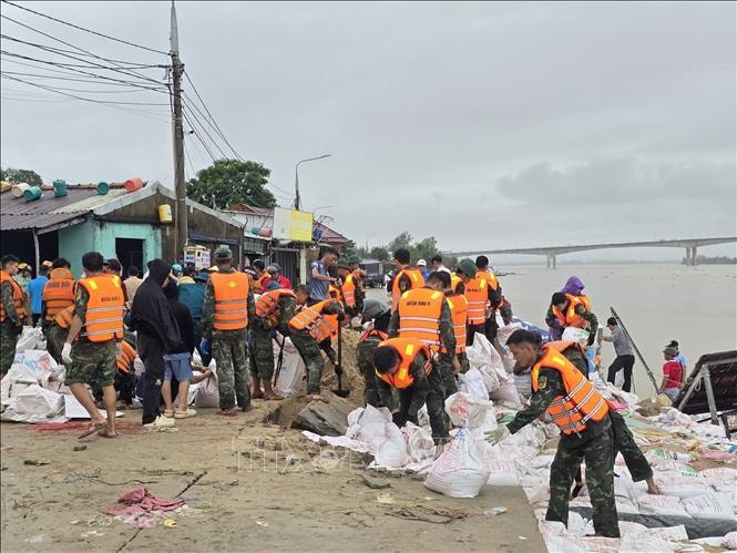 Chặn sóng giữ kè An Lương (Đà Nẵng)