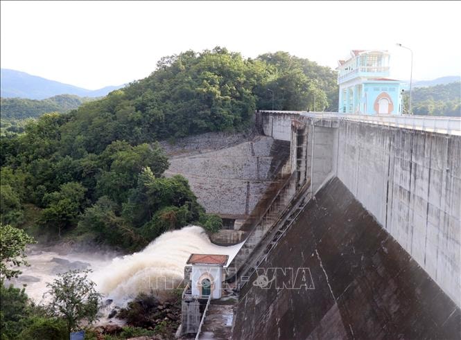 Khánh Hòa điều tiết hợp lý nguồn nước các hồ chứa ứng phó với bão số 13