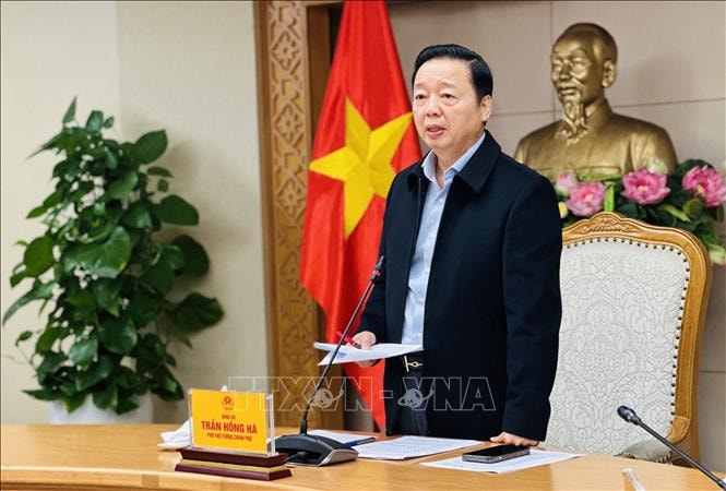 Phó Thủ tướng Trần Hồng Hà: Ứng phó bão số 13 trong 'tình trạng khẩn cấp hơn'