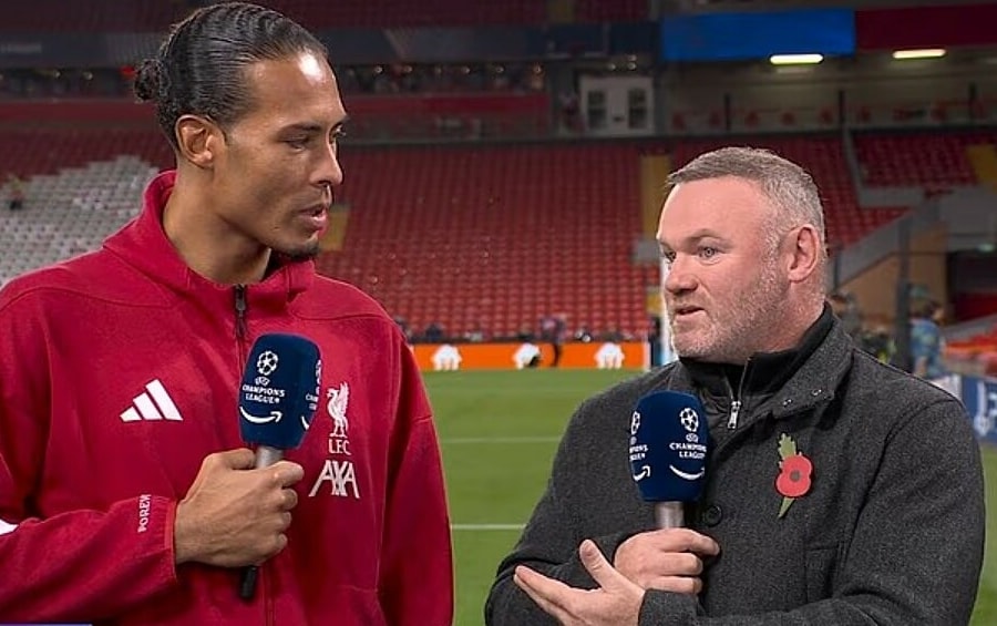 Van Dijk đáp trả Rooney trên sóng truyền hình