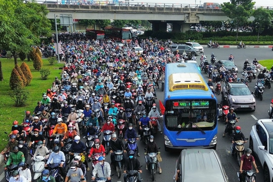 Xe máy chạy xăng sẽ được cải tạo sang điện thế nào?