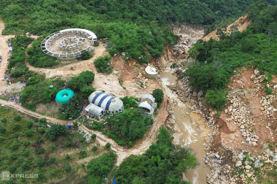 Lâm Đồng buộc doanh nghiệp phá đập tích nước 5 hồ trên núi