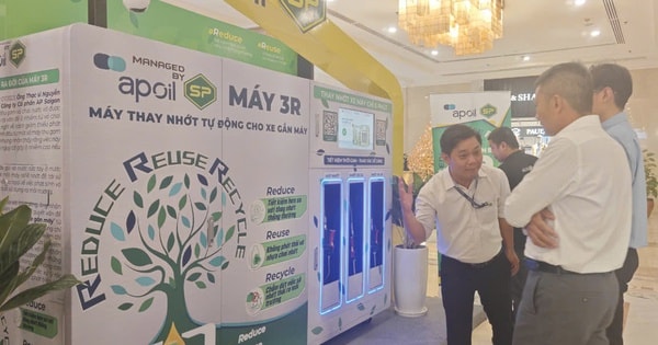 Lần đầu tiên xuất hiện máy thay nhớt xe máy tự động