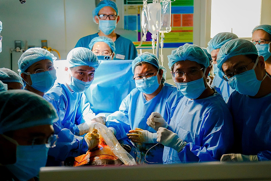 Bà bầu Singapore sang Việt Nam thông tim thai, nay sinh con khỏe