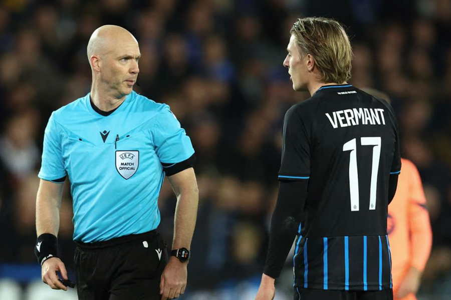 UEFA bị gọi là mafia khi Barca thoát thua