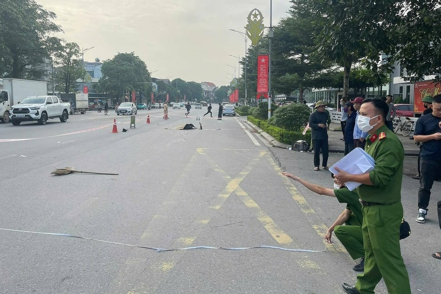 Con rể lao xe tải vào bố vợ cũ