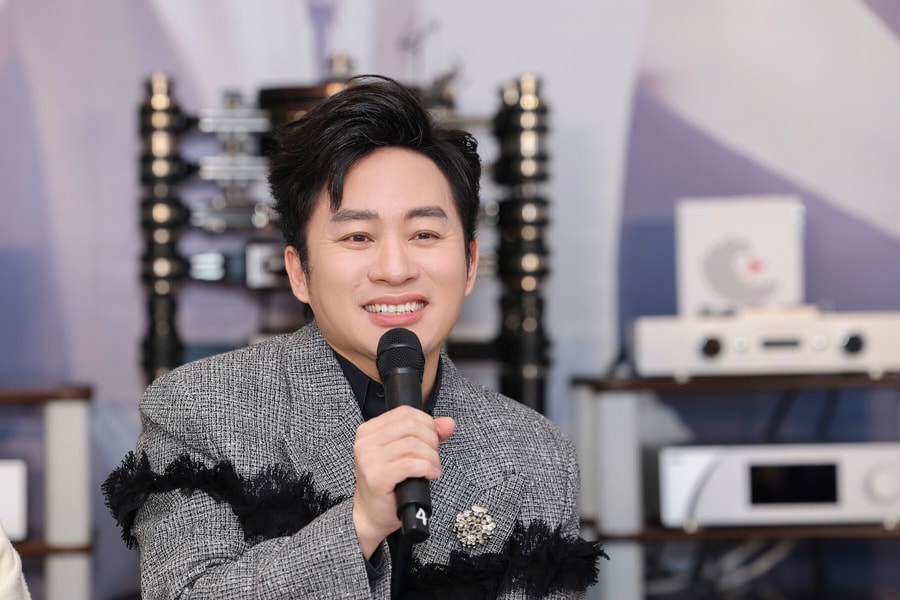 Tùng Dương nói không với ca khúc do AI sáng tác, phủ nhận 'Nam tiến'