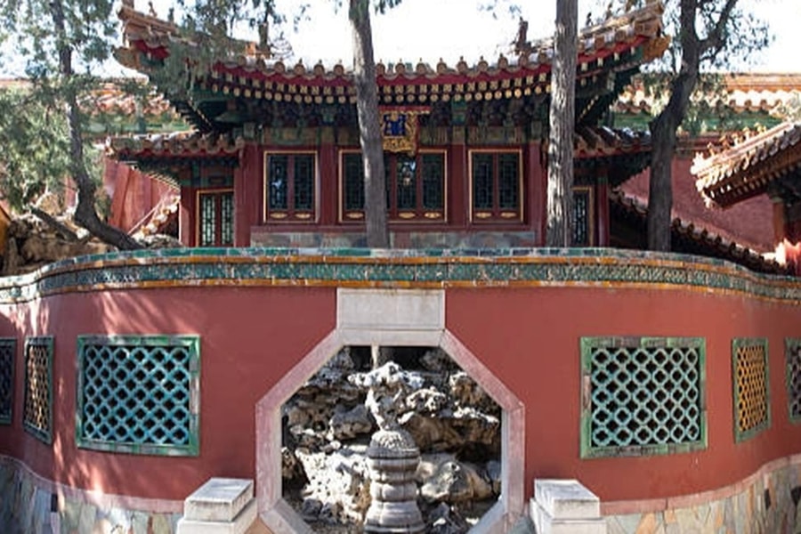 Hơn 100 năm đóng cửa, khu vườn bí mật ở Tử Cấm Thành lần đầu đón khách