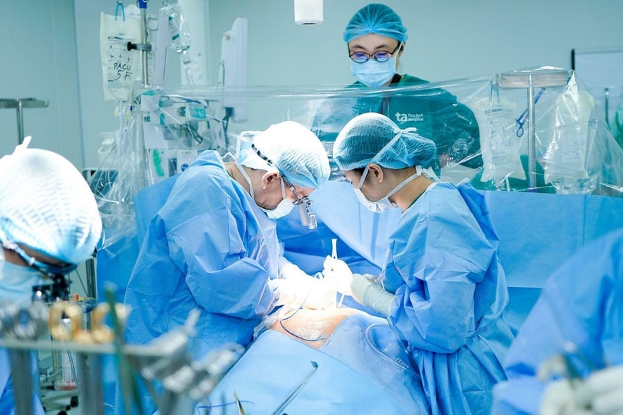 Tắc ba mạch máu nuôi tim ở tuổi 37