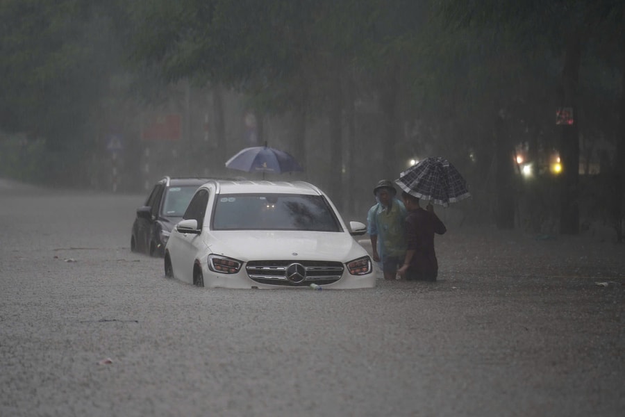 Những thứ âm thầm phá xe sau bão dễ bị bỏ qua